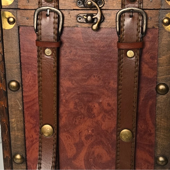 Rustic Wooden Trunk Wall Box Storage Chest Faux Leather Straps - Picture 9 of 15